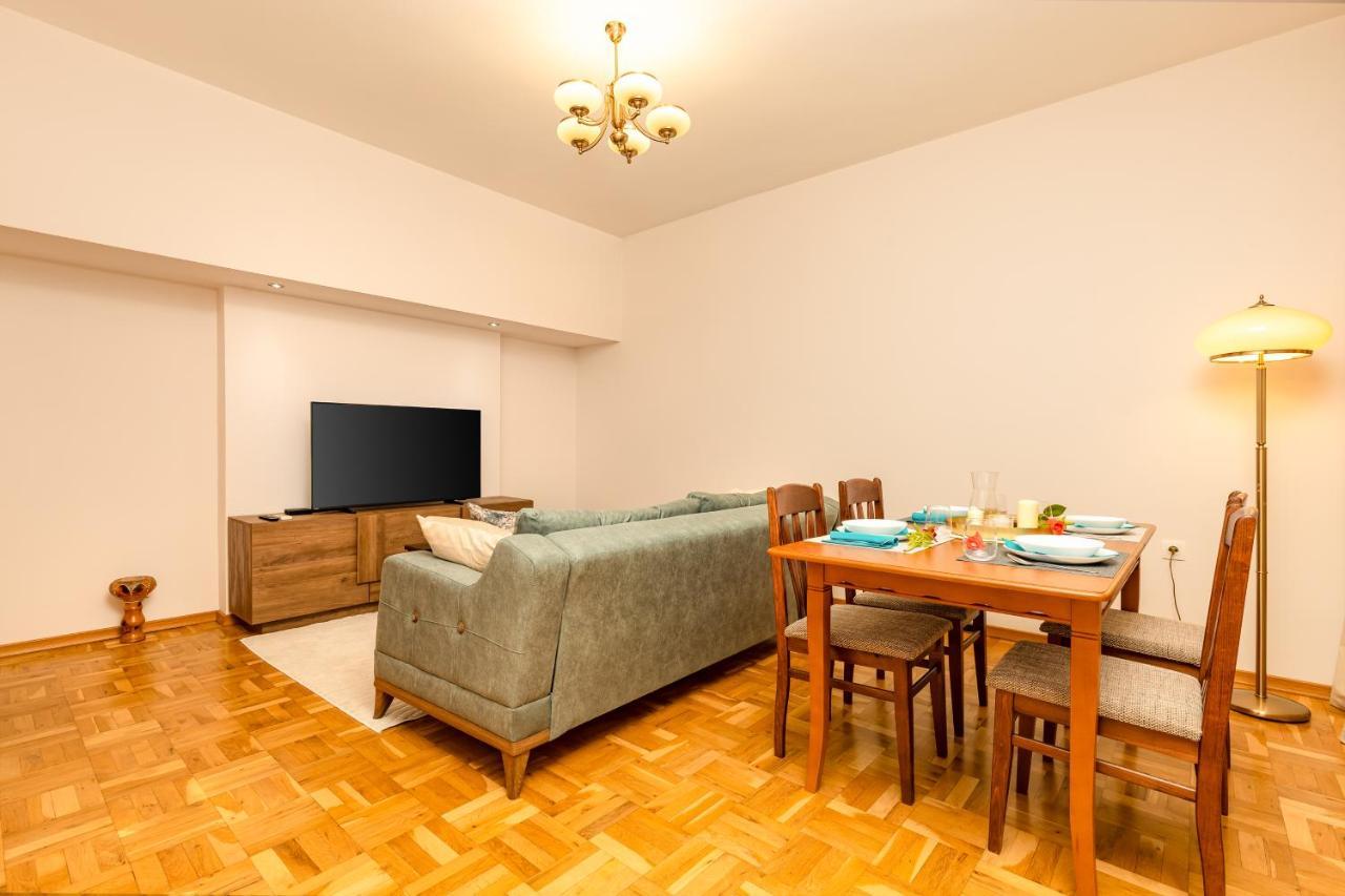 Bright Plovdiv Escape: Modern & Cozy 1Bd Apartment Esterno foto